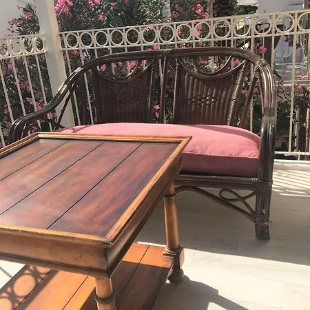 Bed and Breakfast Smyrna 3*