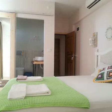 Couette-café Smyrna 3*
