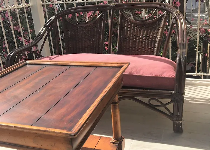 Bed & Breakfast Smyrna 3*